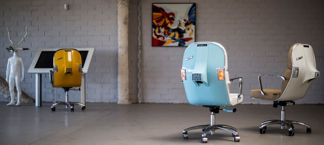  Une Vespa transformée en fauteuil unique pour votre bureau !
